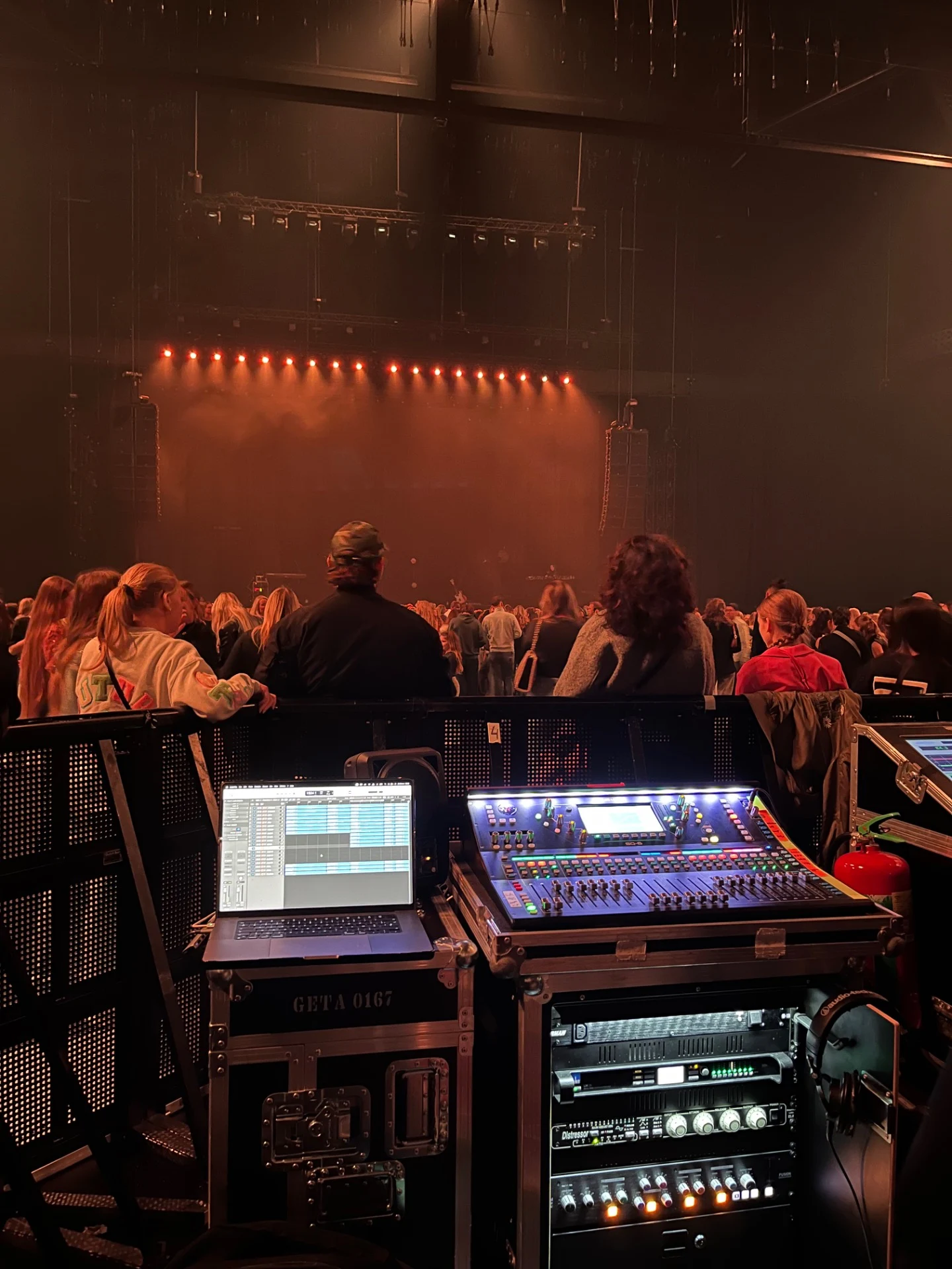 Poste de mixage pour Luna Van Kampen à l’AFAS